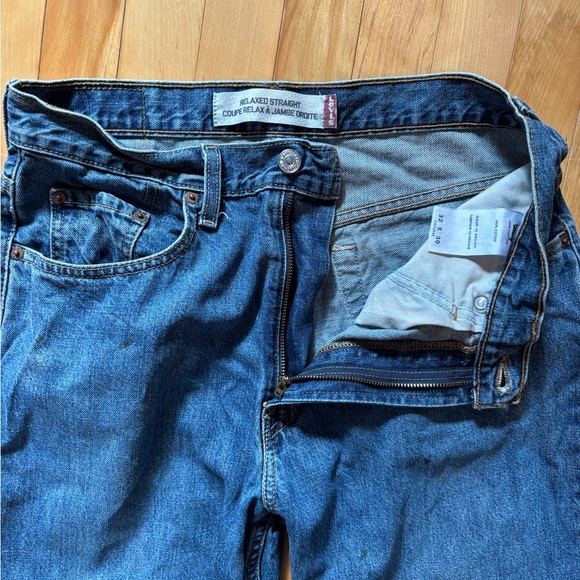 Classic Blue Levi’s Jeans Relaxed straight - Picture 5 of 8